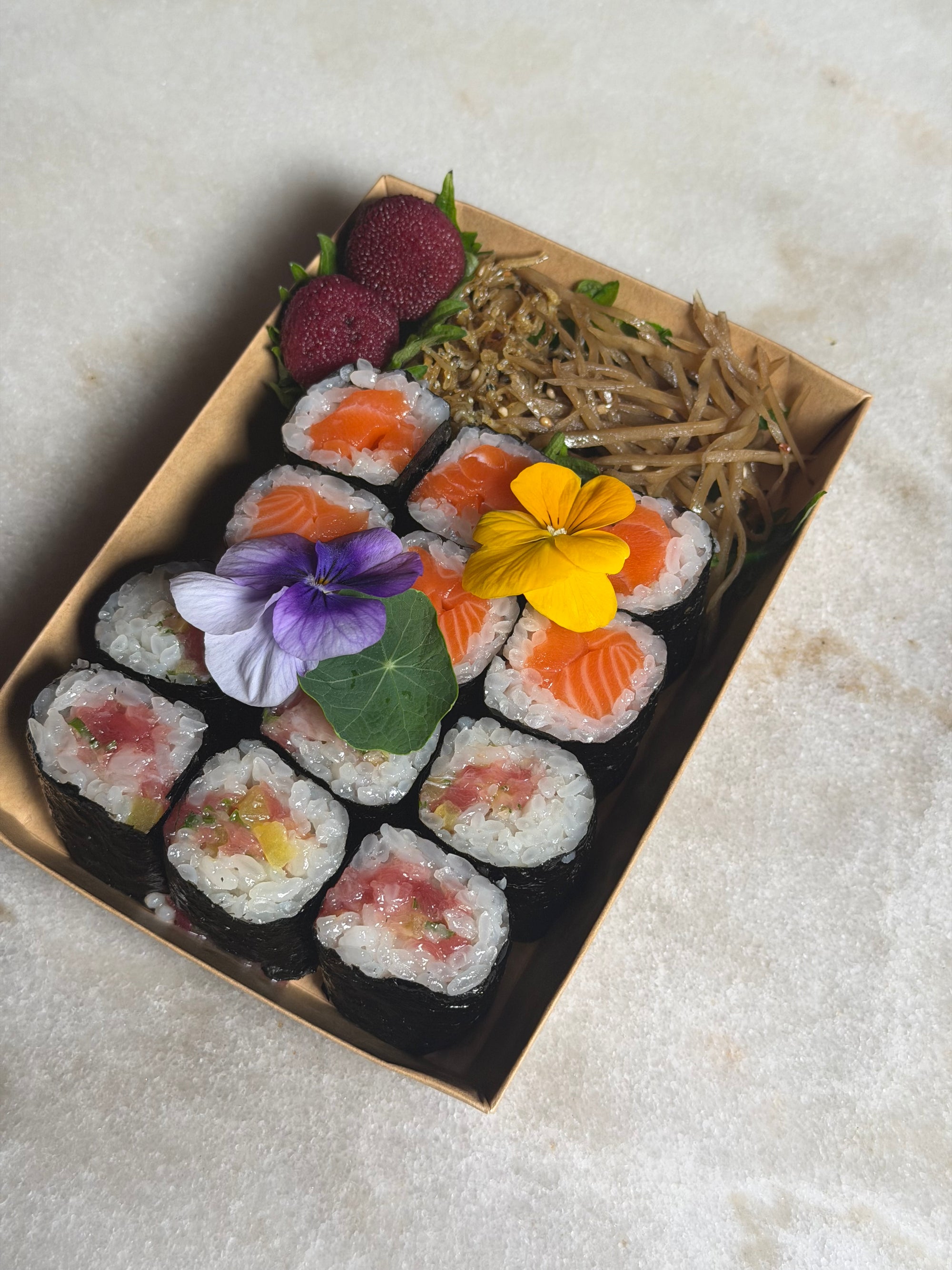 Scallop/Spicy Scallop Roll