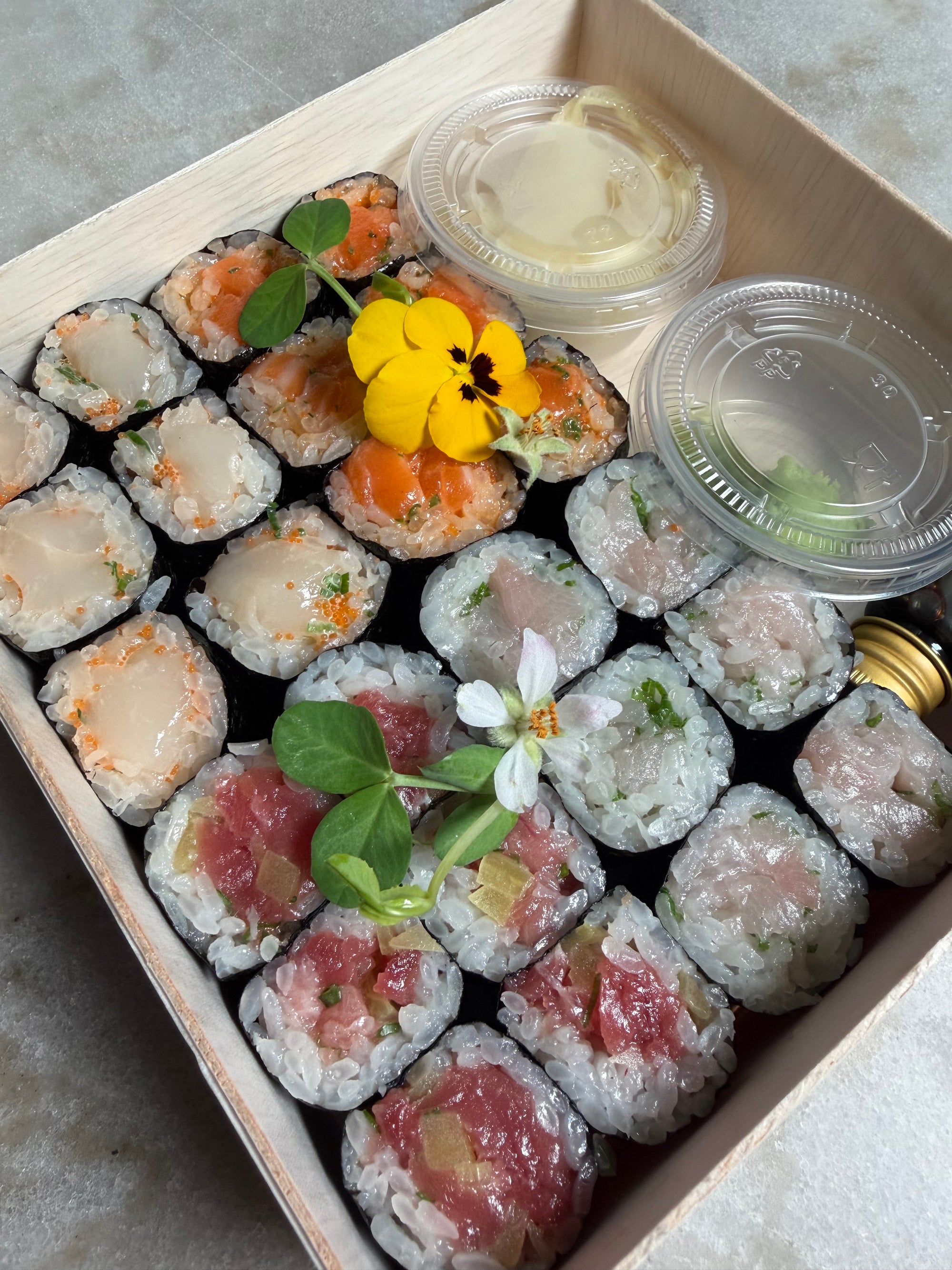 Scallop/Spicy Scallop Roll