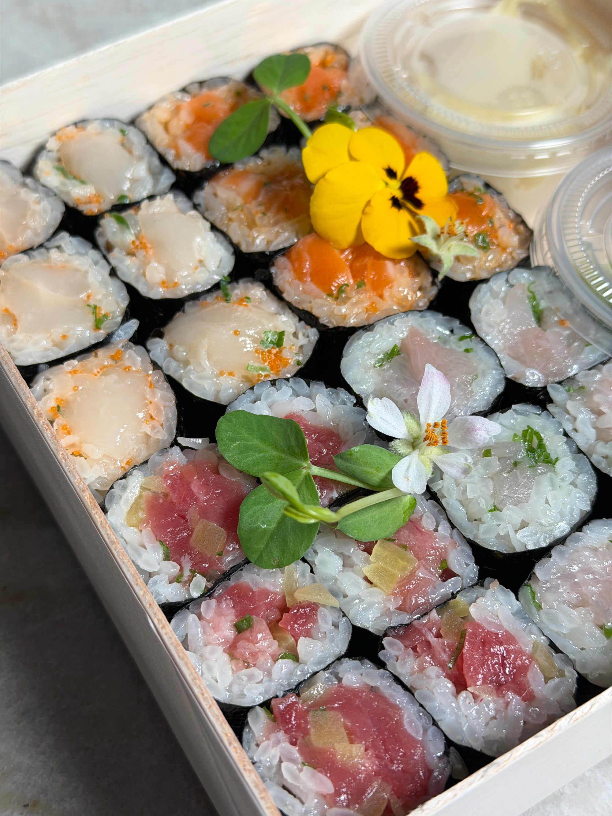 Scallop/Spicy Scallop Roll